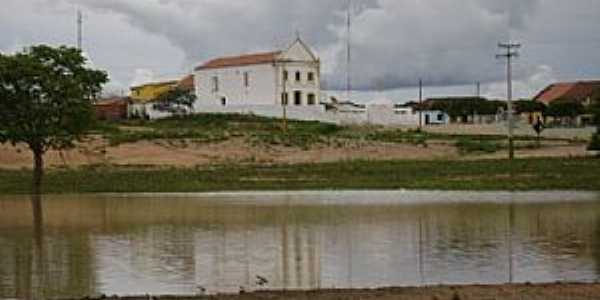 Marrecas-CE-Lagoa e a Igreja-Foto:Alex Caracas