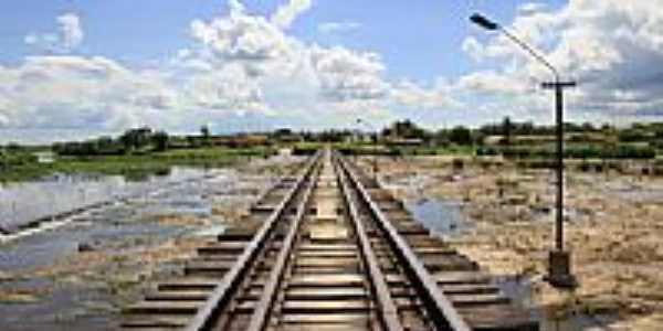 Ponte ferroviria sobre o sangradouro-Foto:der Bicudo