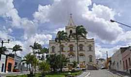 Quebrngulo - Praa e Igreja do Senhor Bom Jesus dos Pobres em Quebrngulo-Foto:Sergio Falcetti