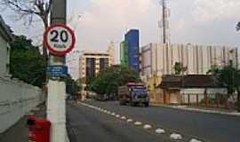 Rio Branco - Avenida em Rio Branco-Foto:JEZAFLU=ACRE=BRASIL