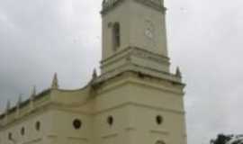 Santana do Cariri - o turista dever conhecer a igreja de Nossa Senhora Santana que possui um belssimo altar todo feito em madeira., Por simone rodrigues =)