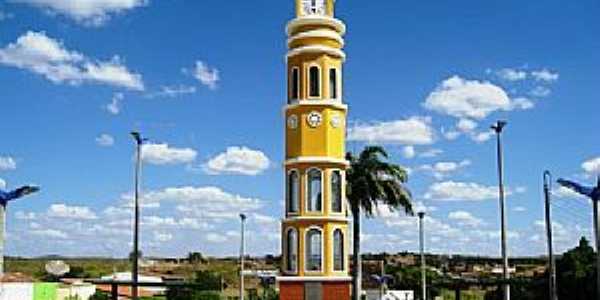 Obelisco na praça Simião Machado. Solonópole, Ceará - Foto Cidade-Brasil