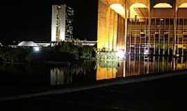 Braslia - Itamarati e Congresso  noite em Brasilia-DF-Foto:Andr Bonacin