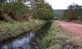 Planaltina - Canal de irrigao em Planaltina-Foto:S. F. da Costa