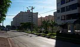 Riacho Fundo - Rua central de Riacho Fundo-DF-Foto:JOAO MENDES