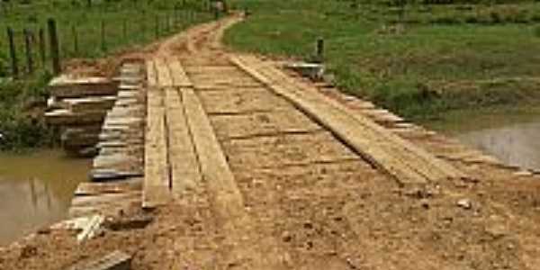 Cachoeirinha de Itana-ES-Ponte na entrada da cidade-Foto:sentinelacapixaba.com.br