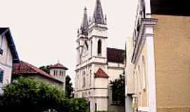 Cachoeiro de Itapemirim - Catedral de So Pedro Apstolo em Cachoeiro do Itapemirim-ES-Foto:Vicente A. Queiroz