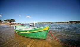 Coqueiral - Coqueiral-ES-Barco de pesca na Praia da Balsa-Foto:gasperazzo