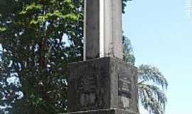 Guau - Guau-ES-Monumento em homenagem aos Colonizadores-Foto:Sergio Falcetti