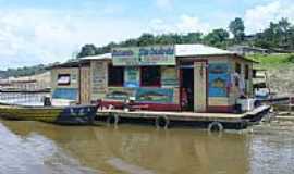 Amatur - Casa comercial flutuante no rio Solimes em Amatur-Foto:karabao