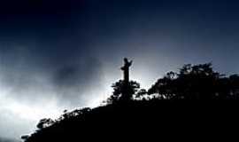 Mimoso do Sul - Imagem do Cristo no morro em Mimoso do Sul-ES-Foto:Elpdio Justino de A