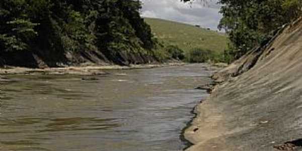 Garganta do Jac no Rio Itapemirim - por Miguel ngelo Lima Qualhano