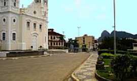 Serra - Praa e Igreja em Serra-Foto:Francisco H. Moro