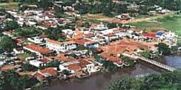 Vista area da cidade e o Rio Apor-Foto:lagoasantagoias.