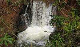 Cachoeira Dourada - Pequena Cachoeira na Boa Vista em Cachoeira Dourada-GO-Foto:olintocristo