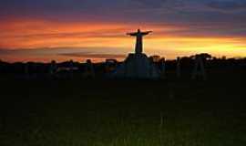 Caiapnia - Caiapnia-GO-Cristo no trevo de acesso ao Pr do Sol-Foto:Joao paulo