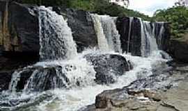 Guarinos - Cachoeira em Guarinos-Foto:Carlos Nathan