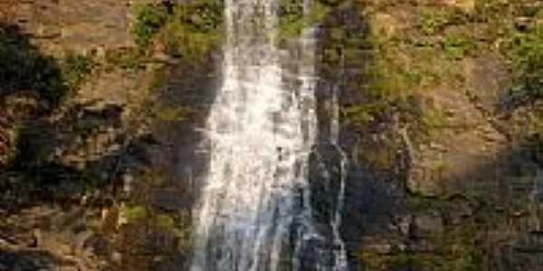 Cachoeira em Guarinos-Foto:Argeu Teles