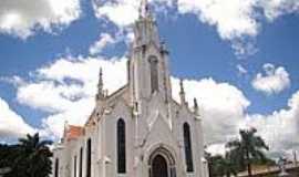 Ipameri - Catedral do Divino Esprito Santo-Foto:Vicente A. Queiroz