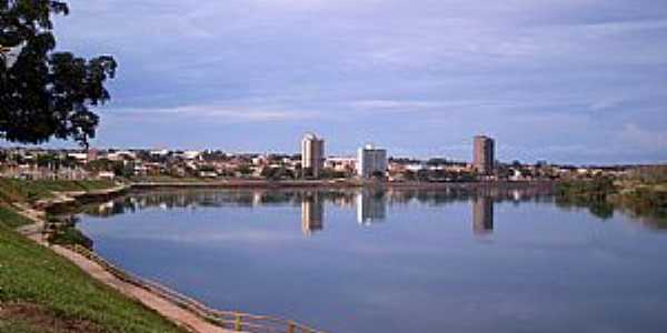 Itumbiara-GO-Rio Paranaba e a cidade-Foto:Altemiro Olinto Cristo