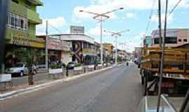 Niquelndia - Comrcio na Av.central em Niquelndia-Foto:Jos A. Machado