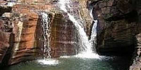 Padre Bernardo-GO-Cachoeira da Porteira-Foto:www.pinterest.com 