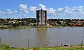 Palmeiras de Gois - Palmeiras de Gois-GO-Lago Municipal e vista parcial da cidade-Foto:Arolldo Costa Oliveira