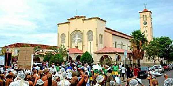 Matriz Sagrado Corao de Jesus!  em Pires Do Rio, Goias, Brazil