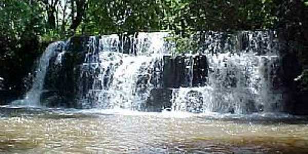 Santa Helena de Gois-GO-Cachoeira Campo Alegre-Foto:mochileiro.tur.br