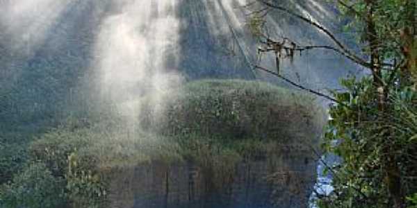 Santa Rita do Araguaia-GO-Cachoeira no Rio Araguaia-Foto:onofro martins alves