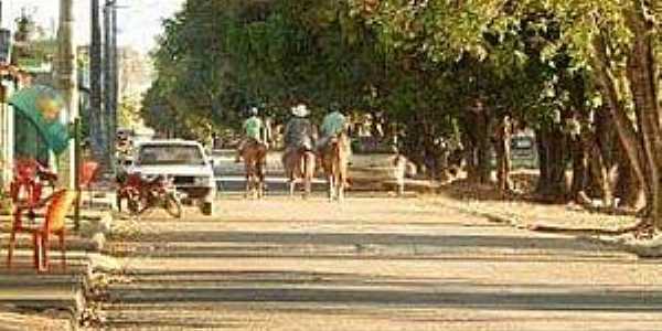 Taveira-GO-Rua central-Foto:Facebook