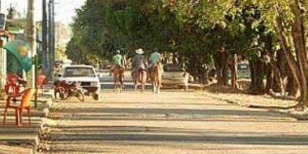 Taveira-GO-Rua central-Foto:Facebook