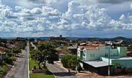 Trindade - Trindade-GO-Avenida onde se realiza a Via Sacra-Foto:Arolldo Costa Olivei