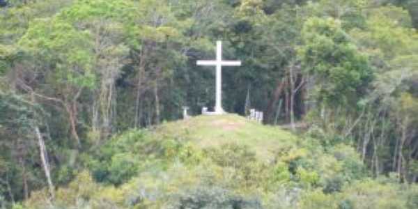 Santuario, Por Jone Uchoa