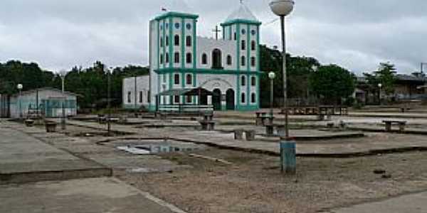 Japur-AM-Praa e Matriz de N.Sra.Aparecida-Foto:santelli