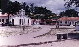 Estandarte - Estandarte-MA-Pracinha e Igreja no centro da ilha-Foto:Iolanda Miranda