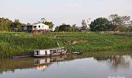 Nhamund - Nhamund-AM-Casas ribeirinhas na Comunidade Terra Santa-Foto:Bruno Rocha