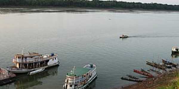 Novo Aripuan-AM-Barcos no Rio Madeira-Foto:osicley