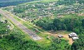 Pauini - Pista de pouso em Pauini-AM-Foto:turismopelobrasil.