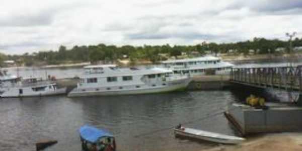 Porto de Santa Isabel do Rio Negro/alta temporada de turismo, Por Dario B. Santos