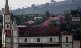 guas Formosas - guas Formosas-MG-Vista lateral da Matriz-Foto:Rogrio Santos Pereira