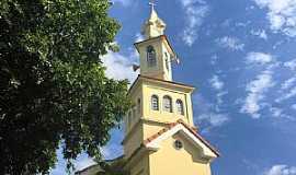 guas Vermelhas - guas Vermelhas-MG 
 Alto Rio Pardo (Norte de Minas )
Igreja Matriz So Sebastio
Fotografia de George Sobrinho