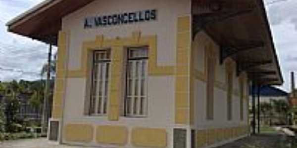 Antiga Estao Ferroviria de Alfredo Vasconcelos-MG-Foto:Robson Ferreira