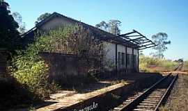 Alpercata - Alpercata-MG-Antiga Estao Ferroviria-Foto:Leonardo Figueiredo