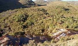 Alto Capara - Alto Capara-MG-Cachoeira no Pico da Bandeira-Foto:Elpdio Justino de Andrade