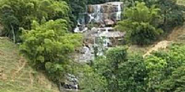 Cachoeira de Alvarenga-Foto:rita de cassia da si…