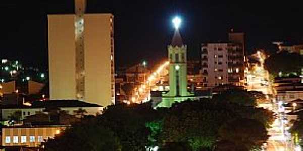 Andradas-MG-Vista noturna do centro da cidade-Foto:sergio patrizi