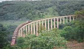 Araguari - Araguar-MG-Viaduto Ferrovirio do Fundo-Foto:Glaucio Henrique Chaves