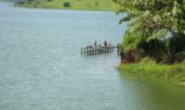 Areado - tablado de pesca no lago de Furnas, Por claudio miguel