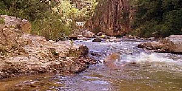 Argenita-MG-Cachoeira de Argenita-Foto:br.geoview.info